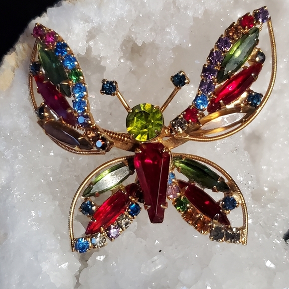 Vintage Articulating Butterfly Brooch - Picture 6 of 6